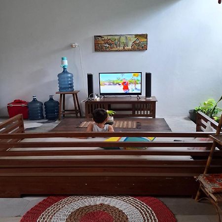 Bring In House Yogyakarta Appartement Buitenkant foto