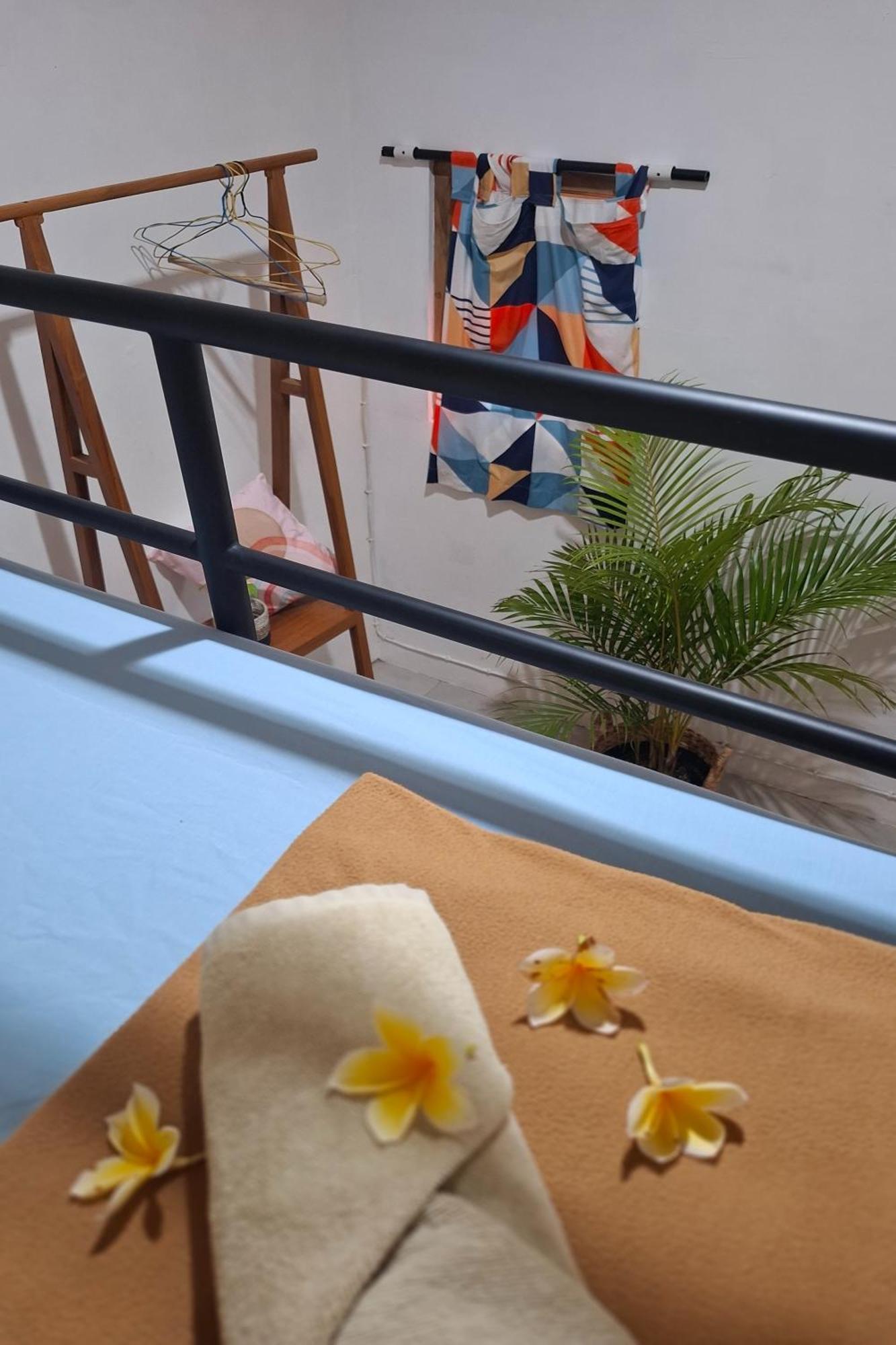 Bring In House Yogyakarta Appartement Buitenkant foto