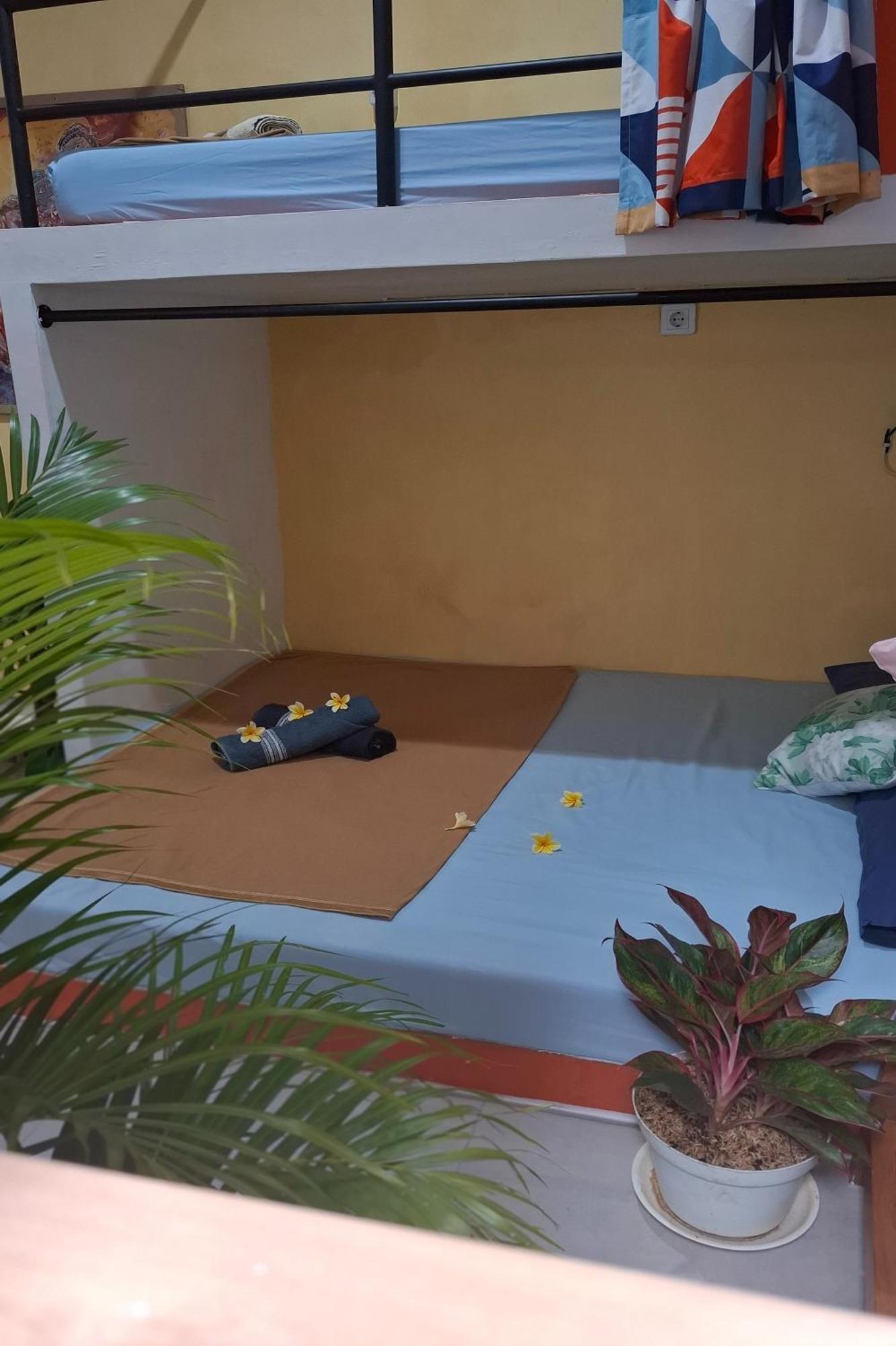 Bring In House Yogyakarta Appartement Buitenkant foto