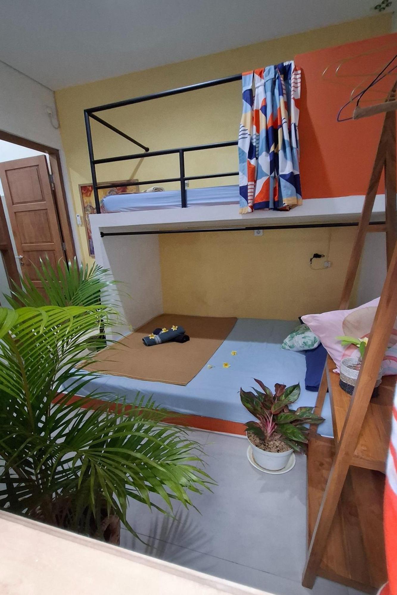Bring In House Yogyakarta Appartement Buitenkant foto