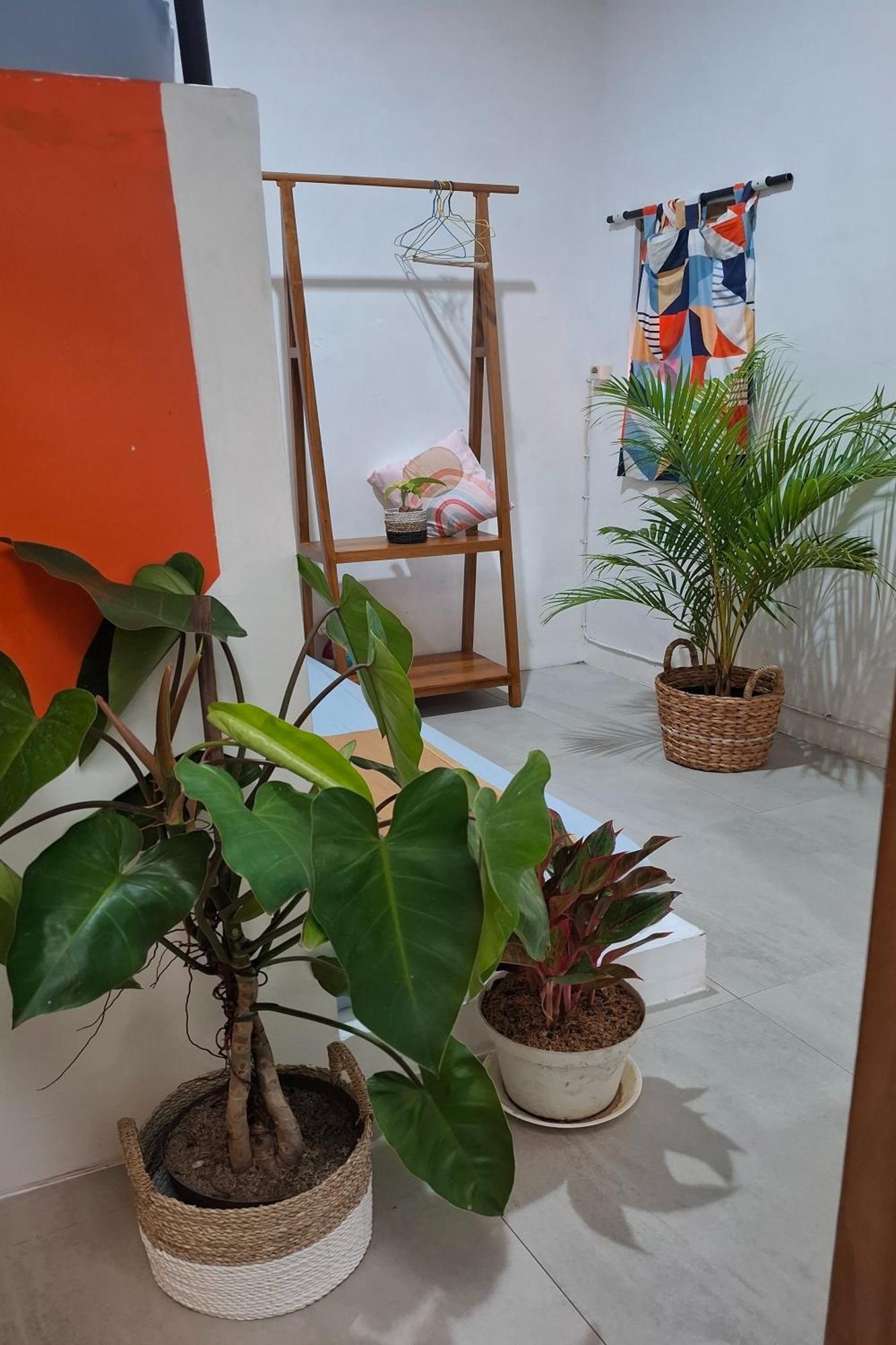 Bring In House Yogyakarta Appartement Buitenkant foto