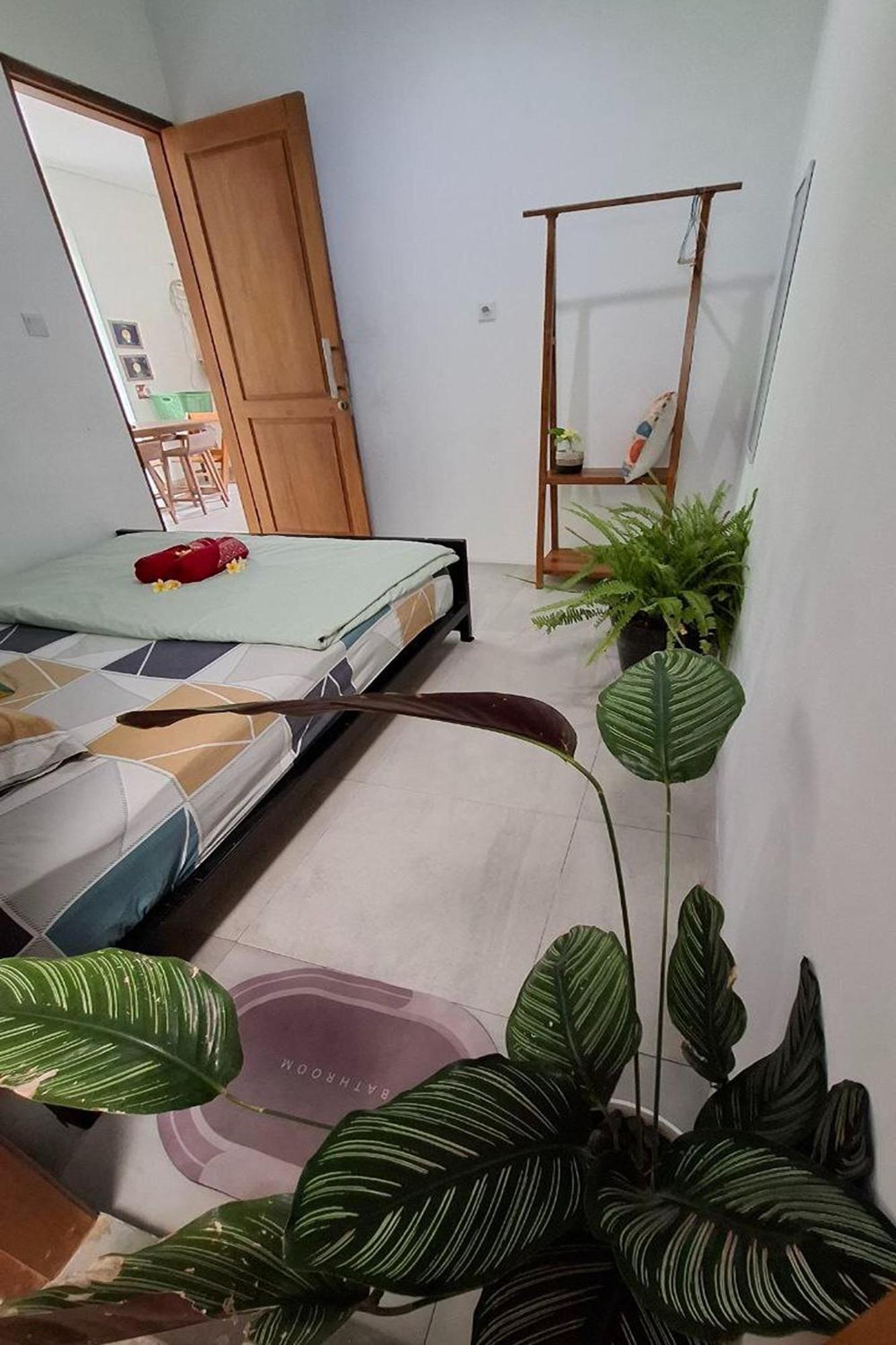 Bring In House Yogyakarta Appartement Buitenkant foto